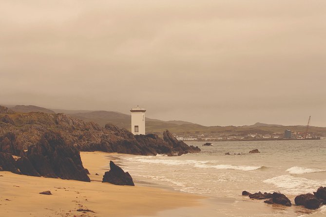 4-Day Islay & Whisky Tour Including Admissions from Edinburgh - Day 2 on Islay: Bowmore, Kilchoman, then salty-unpeated Bunnahabhain