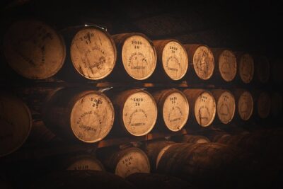 4-Day Islay & Whisky Tour Including Admissions from Edinburgh - Day 1 on the mainland: Loch Lomond, Oban seafood, and ancient Kilmartin stops