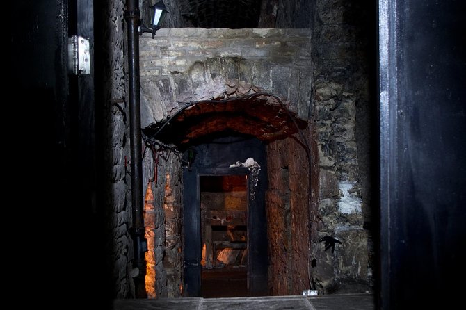 City of the Dead Underground Vaults (Day) - Timing and weather: a tour that needs good conditions