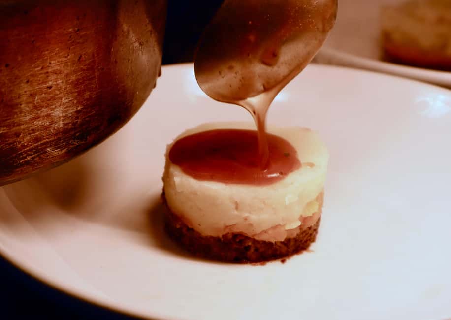 Edinburgh: 3-Hour Guided Secret Food Tour - Stop One: Neeps and Tatties as the Comfort-Food Welcome