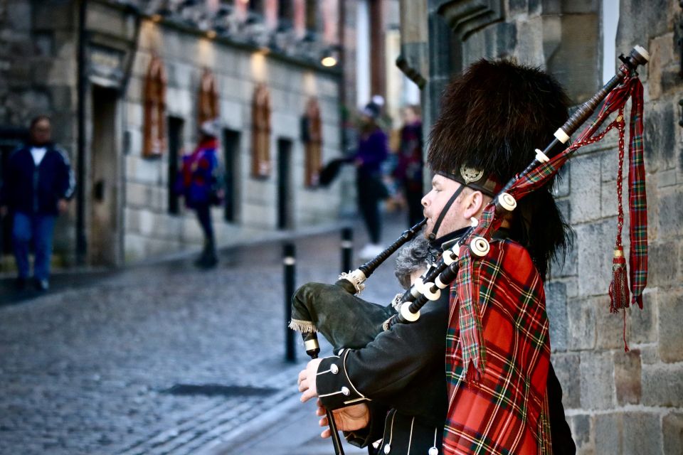 Edinburgh: 3-Hour Guided Secret Food Tour - Small-Group Energy and Walking Pace in Old Town