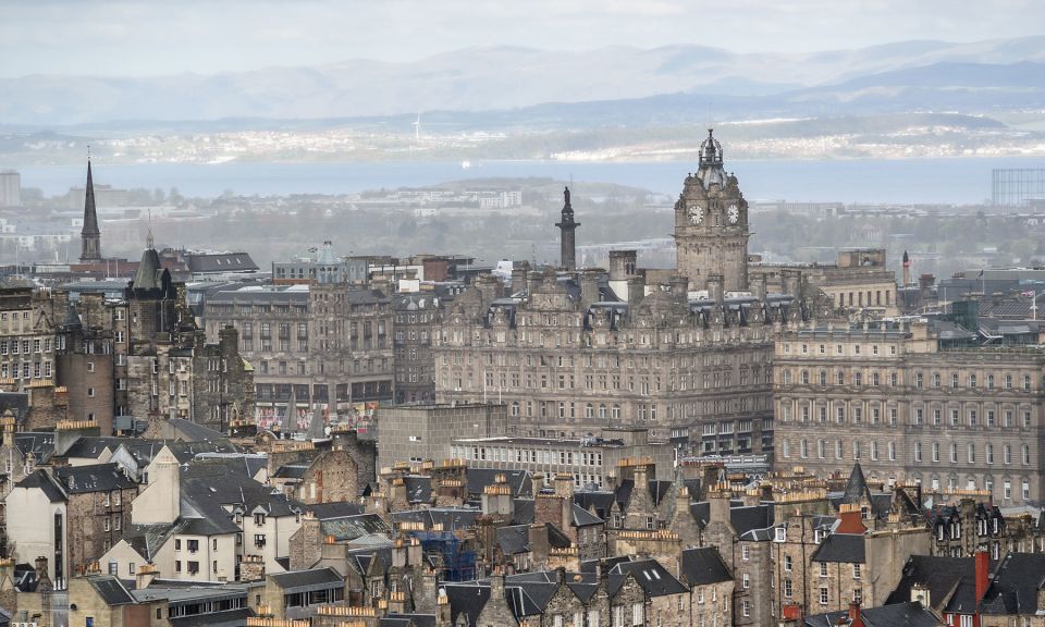 Edinburgh: 3-Hour Historical Walking Tour in Italian - National Museum of Scotland and why a pause helps