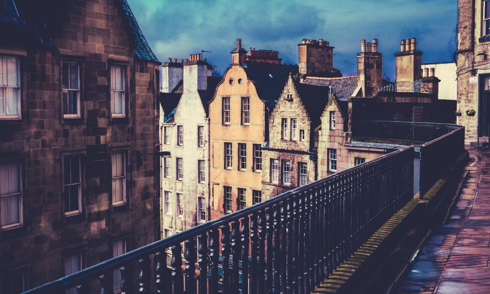 Edinburgh: 3-Hour Historical Walking Tour in Spanish - Edinburgh Castle: The Rise, the Fall, and the Stone of Destiny Story