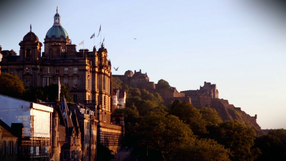 Edinburgh: 3-Hour Historical Walking Tour in Spanish - The Mound and the Grassmarket Break: A Viewpoint With a Purpose