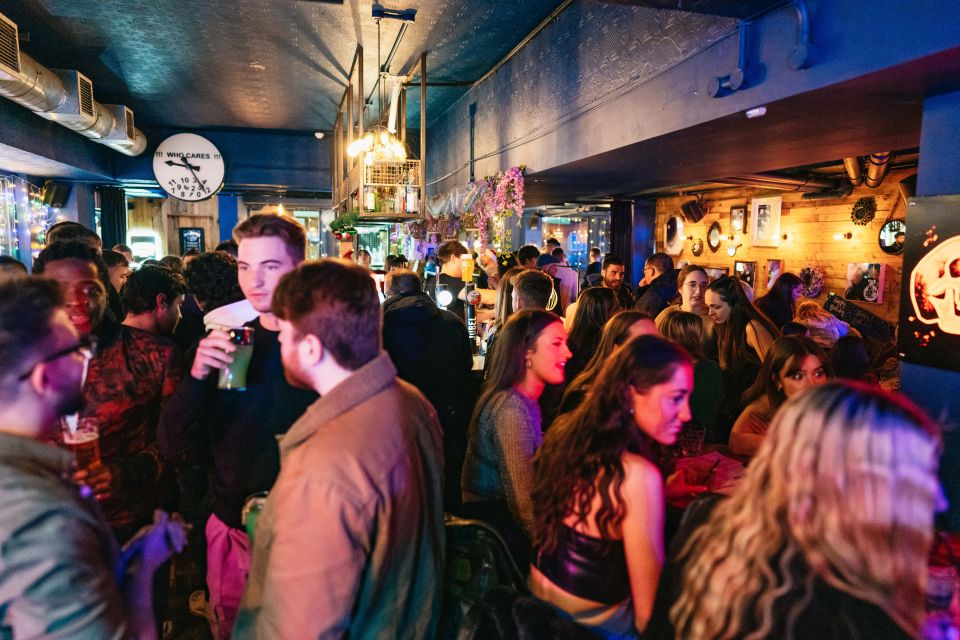 Edinburgh: 7 Bar Pub Crawl with 7 Shots & Discounts - Skip-the-Line and No Cover Charges: Why It Changes Your Night