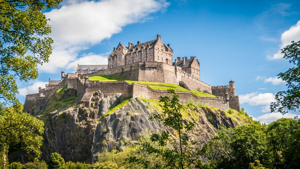 Edinburgh Castle: 120-Minute In-Depth Tour with Expert Guide - One O’Clock Gun and the timing feel of the route