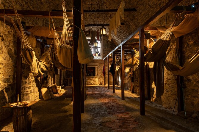 Edinburgh Castle: Guided Walking Tour with Entry Ticket - Price and value at about $49: what you’re actually buying