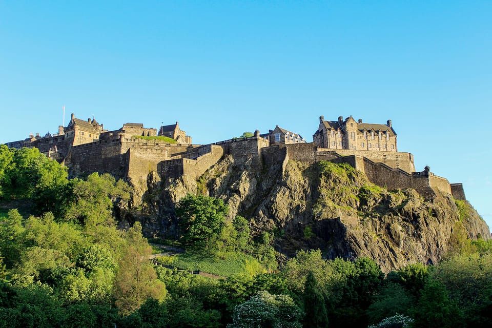 Edinburgh: City Highlights Walking Tour - Logistics that matter: shoes, pace, and who should go