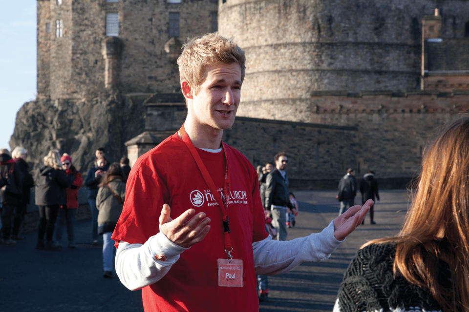 Edinburgh: City Highlights Walking Tour - Royal Mile to St Giles: how the guide makes landmarks feel alive