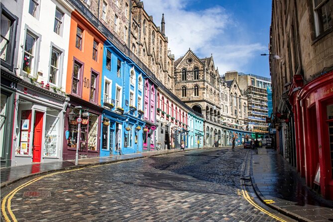 Edinburgh City of Wizards Exploration Game and Tour - Riddle’s Close: when the game guides you off the main drag