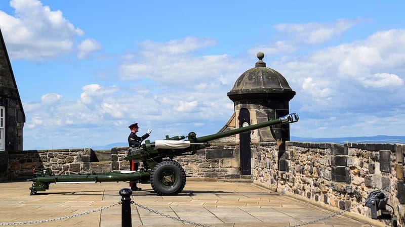 Edinburgh: Edinburgh Castle Guided History Tour with Tickets - Who this tour fits best (and who should think twice)