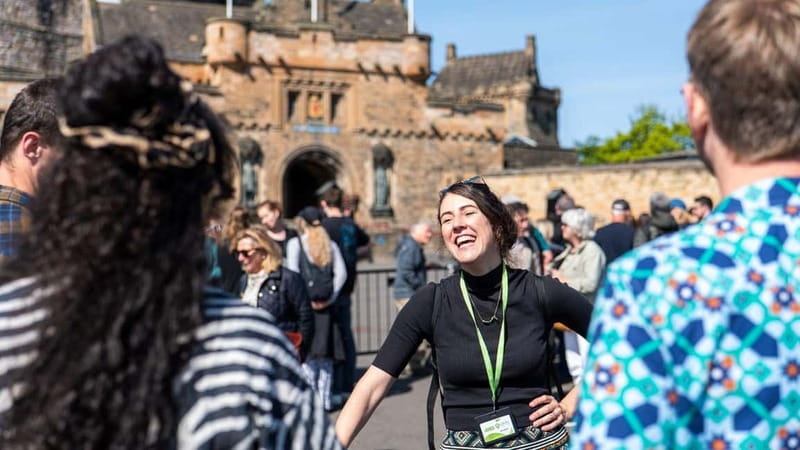 Edinburgh: Edinburgh Castle Guided History Tour with Tickets - The 80-minute guided circuit: how the castle stays understandable