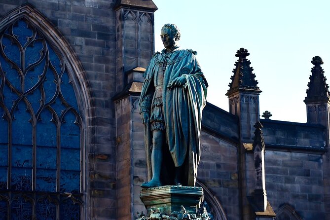 Edinburgh Food Tour with Scotch, Haggis, a Secret Dish & More - A modern museum stop: industrial relics, natural history, and a café
