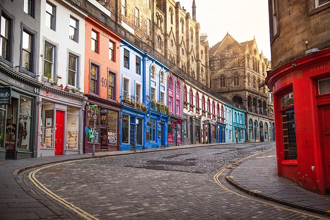 Edinburgh Full Day Walking Tour with Castle Included -Small Group - The castle approach: where the Tattoo view fits in