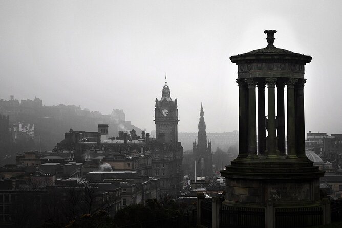 Edinburgh Ghost Tour: Mysteries, Legends and Murders - Canongate Kirkyard: when legends meet the daily city