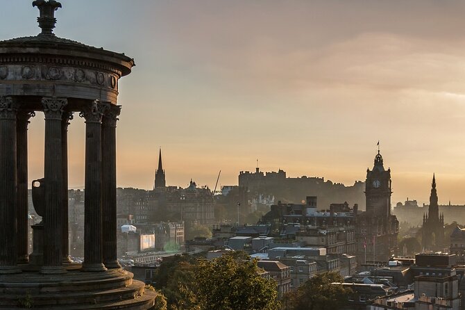 Edinburgh Ghost Tour: Mysteries, Legends and Murders - Royal Mile at night: 17th-century alleys and real sightlines