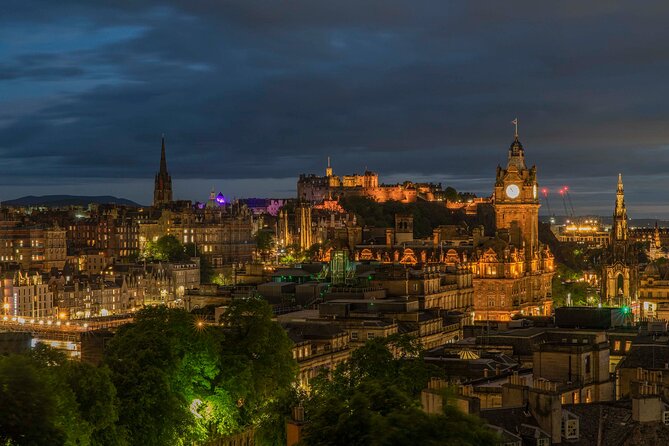 Edinburgh Ghost Tour: Mysteries, Legends and Murders - The guides make or break it: Jen, Sonia, Melanie, and the rest