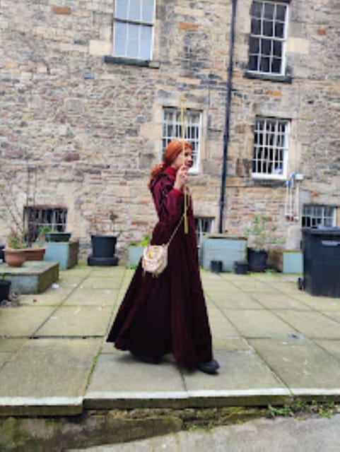 Edinburgh: Guided Ghost Walking Tour - Starting at the Royal Mile police box: the tour’s built-in atmosphere