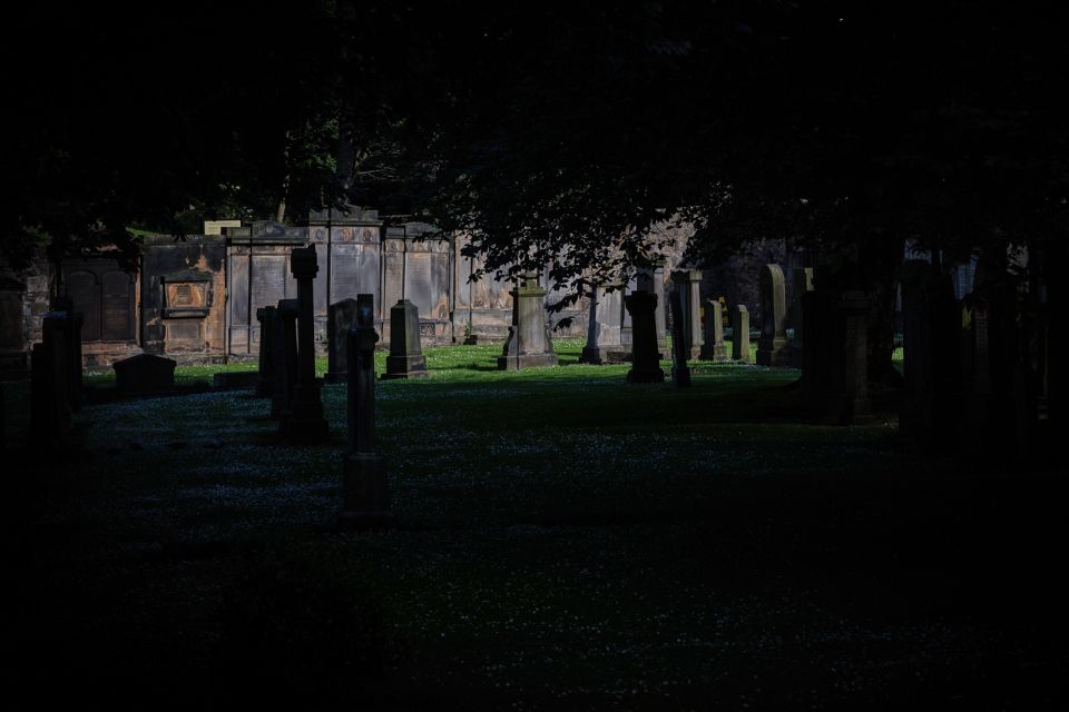 Edinburgh: Guided Ghost Walking Tour - Greyfriars Graveyard: the paranormal focus you came for
