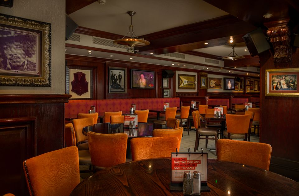 Edinburgh: Hard Rock Cafe with Set Menu for Lunch or Dinner - Dietary Needs and Comfort: When Staff Go the Extra Mile