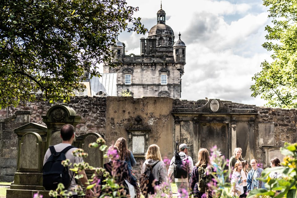 Edinburgh: Harry Potter Origins Tour & Gin Tasting Combo - Edinburgh Castle views and Victoria Street for Diagon Alley vibes