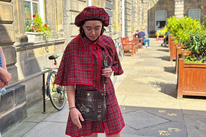 Edinburgh Historical Gems Tour with Whisky & Local Flavours - Holyrood Palace finish: a surreal Mary Queen of Scots moment