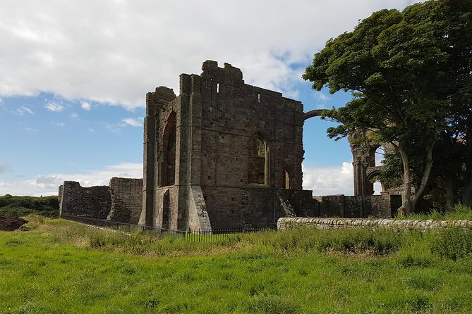 Edinburgh: Holy Island, Alnwick Castle & Kingdom of Northumbria - What You Really Get for $87.34