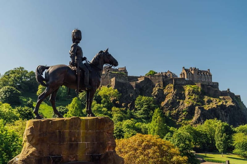 Edinburgh: Hop-On, Hop-Off Bus Tour City & Britannia Combo - Where You Start: Waterloo Place and the 48-Hour Timing Window