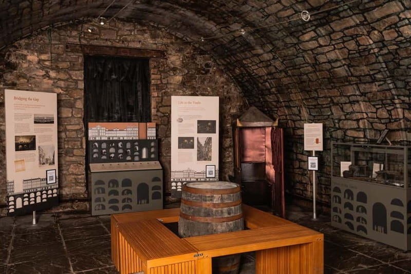 Edinburgh: Immersive Small-Group Historic Vaults Tour - Price and value: what $34 buys you for 75 minutes