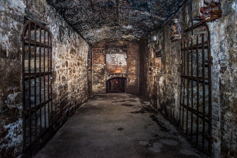 Edinburgh: Late-Night Underground Vaults Terror Tour - Quick hits before you go
