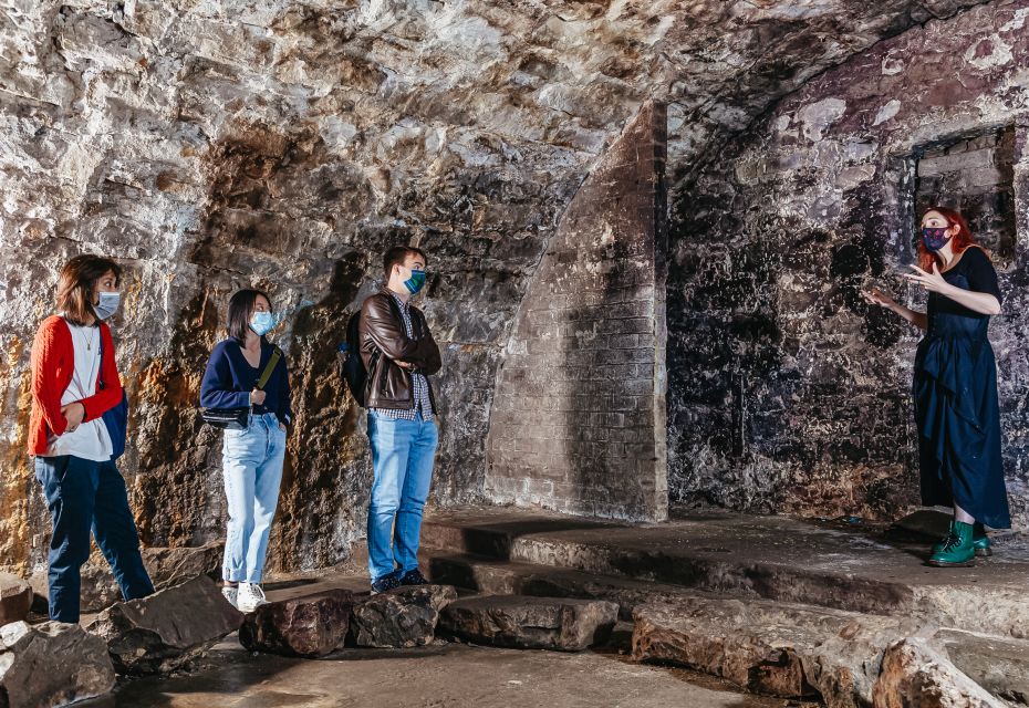 Edinburgh: Late-Night Underground Vaults Terror Tour - Edinburgh’s Royal Mile, up and underground