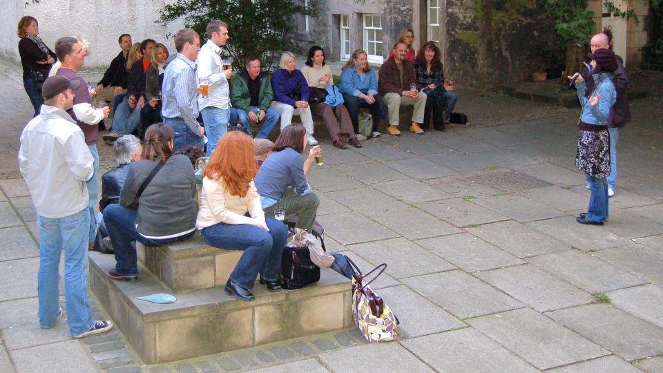 Edinburgh Literary Pub Tour with "Real-Actors" - Price and value: what $33 buys for a 2-hour actor-led night