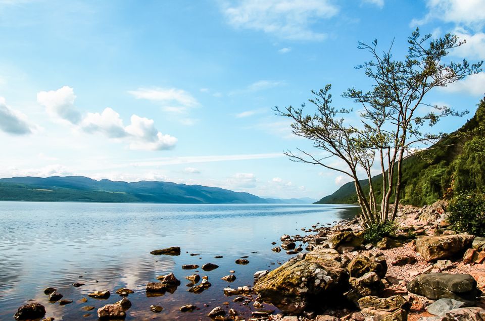 Edinburgh: Loch Ness, Glencoe & the Scottish Highlands Tour - Fort William Lunch Break and the Wee Kilt Introduction