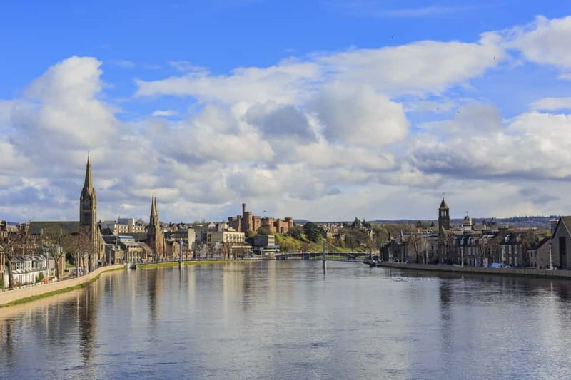 Edinburgh: Loch Ness, Inverness & Highlands Tour in Spanish - A 12.5-hour Highlands sampler that starts right away