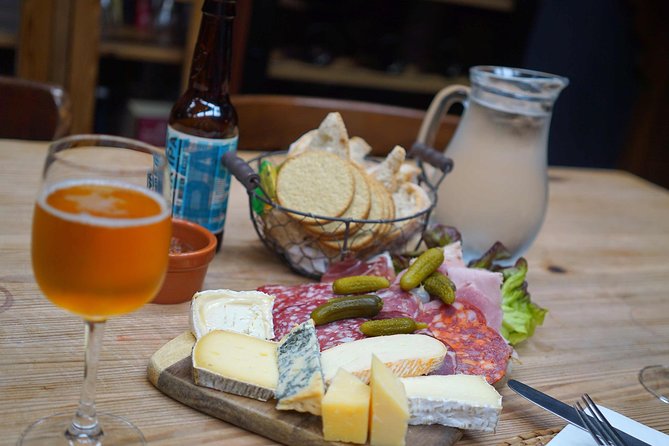 Edinburgh Luxury Private Food & Drink Tour with Eat Walk Tours - A luxury tasting walk that actually gets you oriented