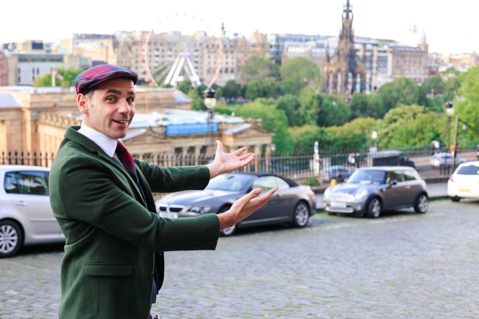 Edinburgh: Mountebank Comedy Walk - The Old Town route: charming streets with a sharper edge