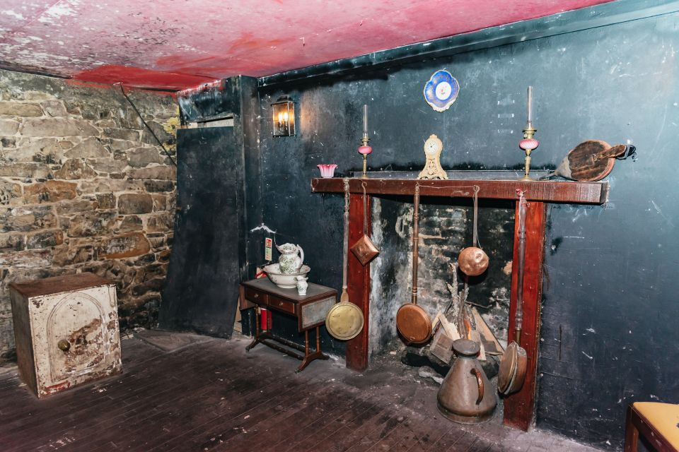 Edinburgh: Old Town and Underground Historical Tour - Tips so you enjoy every minute underground and out