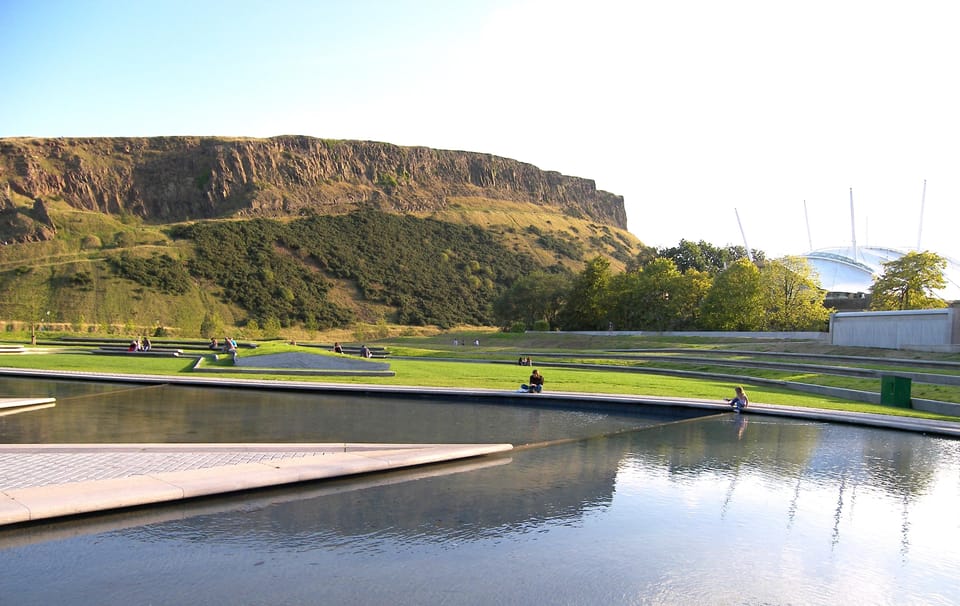 Edinburgh: Old Town Highlights Walking Tour - Key things that make this tour worth it