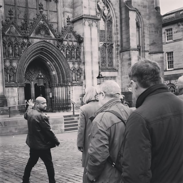 Edinburgh: Old Town Highlights Walking Tour - Harry Potter sightings on a real Old Town walk