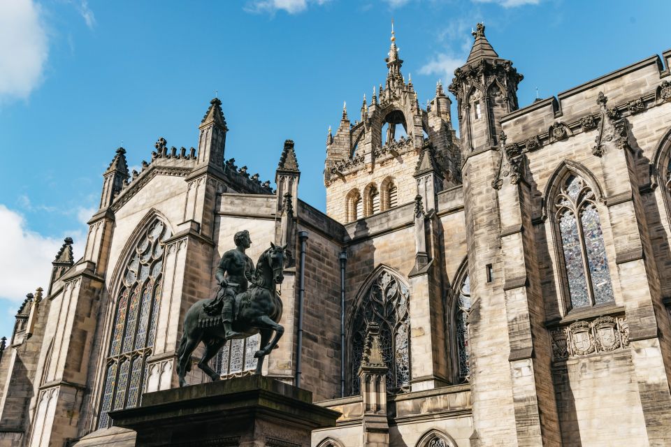 Edinburgh: Old Town History and Tales Walking Tour - Key highlights you’ll actually feel on this walk