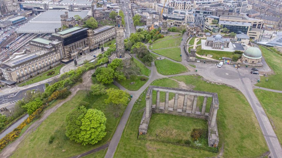 Edinburgh: Old Town History Walking Tour - Finding the start near St. Giles’ Cathedral (the black umbrella tip)