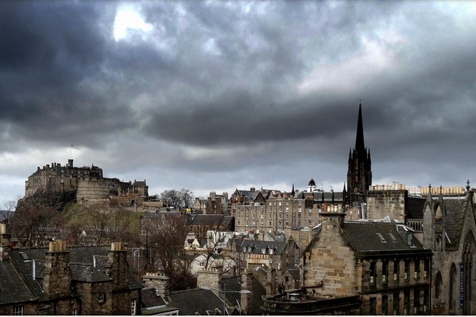 Edinburgh - Old Town Stories - Up the Royal Mile: long-gone buildings and living context
