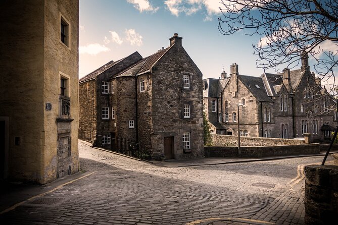 Edinburgh: Old Town's Highlights Walking Tour - Timing, pacing, and what 2 hours really feels like