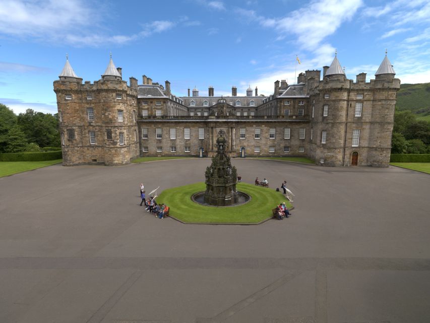 Edinburgh: Palace of Holyroodhouse Entry Ticket - Mary Queen of Scots’ chambers: the Rizzio story in the same rooms