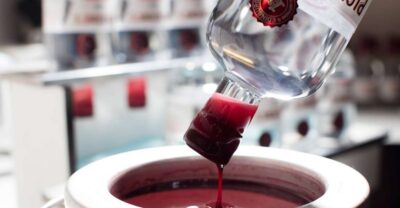 Edinburgh: Pickering's Gin Jolly Tour (Distillery & Tasting) - The gin and tonic start: your first lesson in aroma