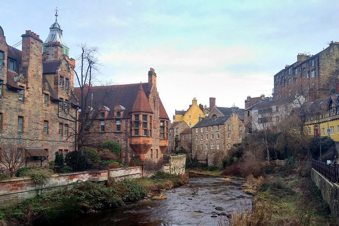 Edinburgh Private Tour with a Local - Highlights & Hidden Gems - Royal Mile and closes: the spine of Old Town