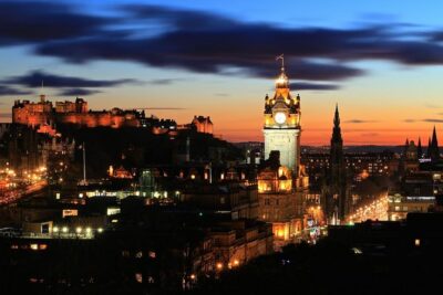 Edinburgh: Private Walking Tour - Famous People, Infamous People, and How They Shape the City