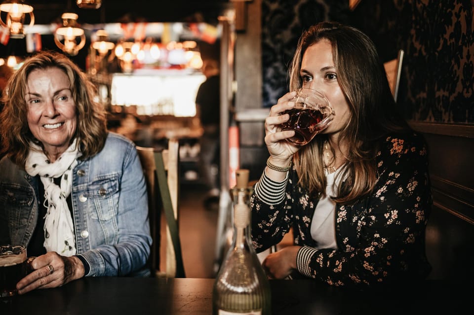 Edinburgh: Pubs and History Guided Walking Tour with Beer - The three pub stops: how tastings work (and what to watch for)