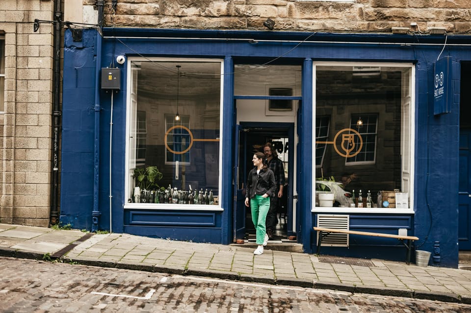 Edinburgh: Pubs and History Guided Walking Tour with Beer - What the guide actually adds: history plus beer science