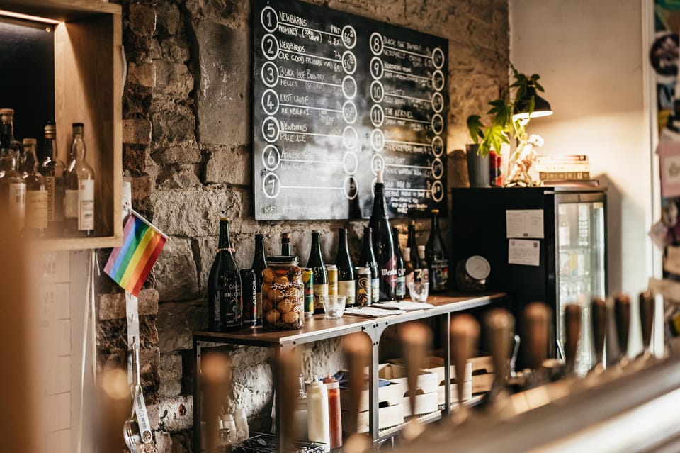 Edinburgh: Pubs and History Guided Walking Tour with Beer - FAQ